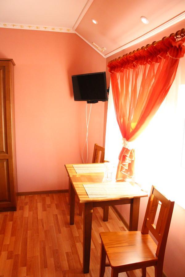Cafe-Motel Goryanka Uzhhorod Exterior foto